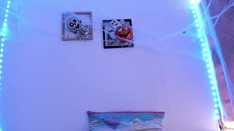 Karen online show from October 2025 02:41:02 PM