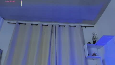 selenafox online show from November 2025 02:01:02 AM