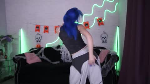 selenairis online show from October 2025 09:17:02 PM