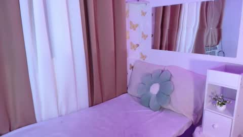 Snapshot of selenareyes chatting on September 2025 08:41:02 PM JC online show from September 2025 08:41:02 PM