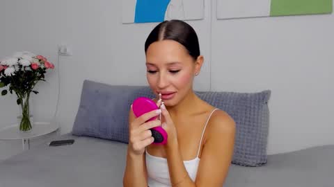 Selena online show from October 2025 07:40:02 AM