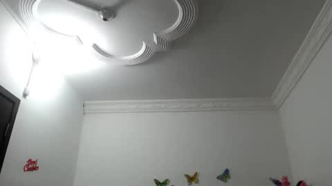 Snapshot of selene_mom chatting on May 2026 06:48:02 PM selene online show from May 2026 06:48:02 PM