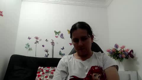 Snapshot of selene_mom chatting on May 2026 01:21:02 PM selene online show from May 2026 01:21:02 PM