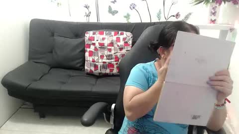 Snapshot of selene_mom chatting on June 2026 03:14:01 PM selene online show from June 2026 03:14:01 PM