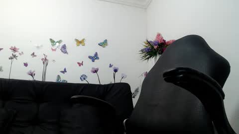 Snapshot of selene_mom chatting on June 2026 03:17:02 PM selene online show from June 2026 03:17:02 PM