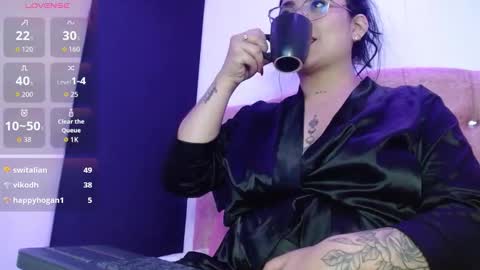 Snapshot of selenemore chatting on November 2025 06:02:02 AM Selene online show from November 2025 06:02:02 AM