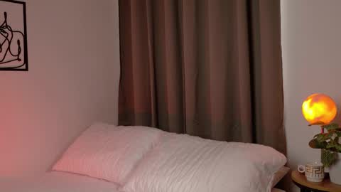 Snapshot of selenenova chatting on January 2026 06:00:01 PM Selene Nova online show from January 2026 06:00:01 PM