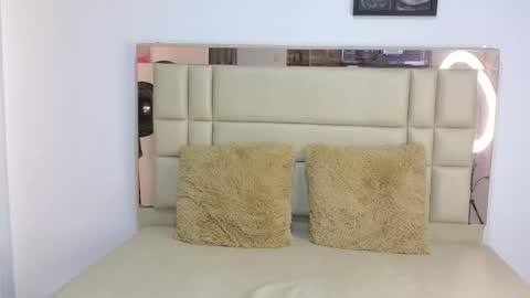 Snapshot of selennahot_ chatting on October 2025 11:33:02 AM Selenna online show from October 2025 11:33:02 AM