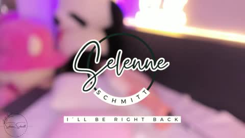 Selenne online show from December 2024 07:39:02 PM