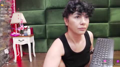 Selen online show from November 2025 07:52:02 PM