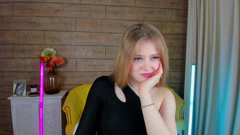 SelinSwarovski online show from February 2025 12:29:02 AM