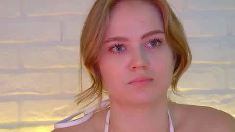 SelinSwarovski online show from September 2025 04:36:02 AM