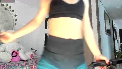 Snapshot of selyn_ chatting on June 2026 11:08:02 AM Selyn online show from June 2026 11:08:02 AM