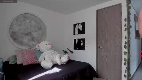 Snapshot of selyn_ chatting on June 2026 08:02:01 PM Selyn online show from June 2026 08:02:01 PM