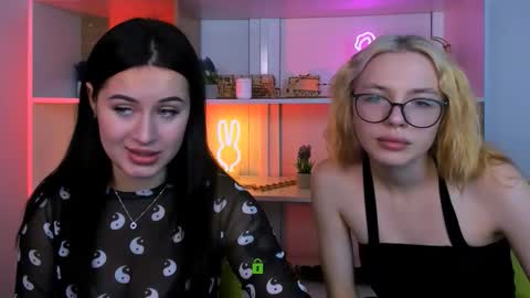 Snapshot of sendi_cais chatting on November 2025 09:28:02 AM Sendi online show from November 2025 09:28:02 AM