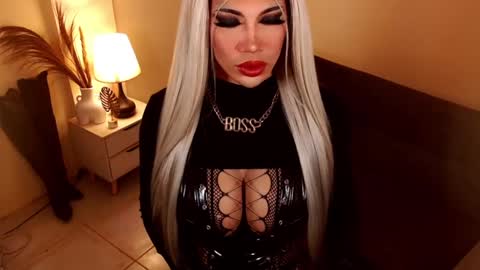 unstappable queen kate online show from February 2025 01:35:02 AM