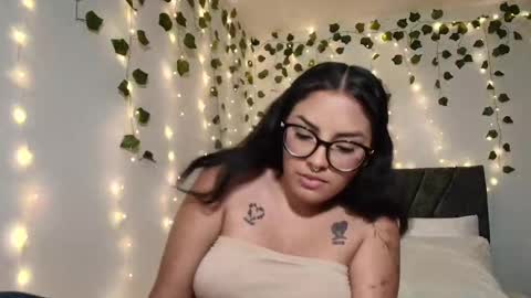 Camille and sophie online show from March 2026 01:23:02 AM