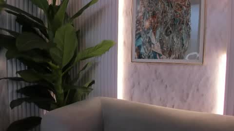 Sophie     online show from November 2025 05:56:02 PM