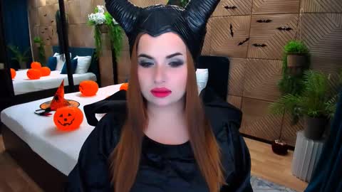 Snapshot of sensualcharisma chatting on November 2025 01:07:02 AM Becca online show from November 2025 01:07:02 AM