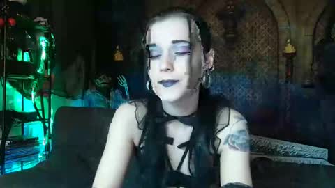 Seraphin Munster online show from November 2025 06:08:02 PM