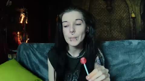 Seraphin Munster online show from February 2026 11:52:02 PM