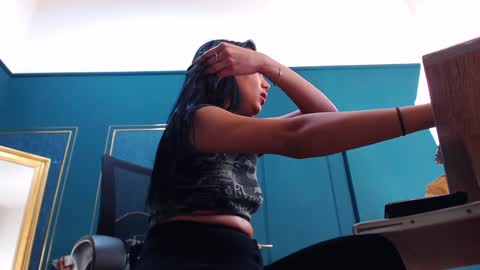 Snapshot of serena_mendez chatting on December 2024 10:51:02 AM Serena online show from December 2024 10:51:02 AM