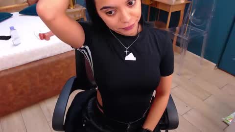 Snapshot of serena_mendez chatting on February 2025 09:58:02 AM Serena online show from February 2025 09:58:02 AM