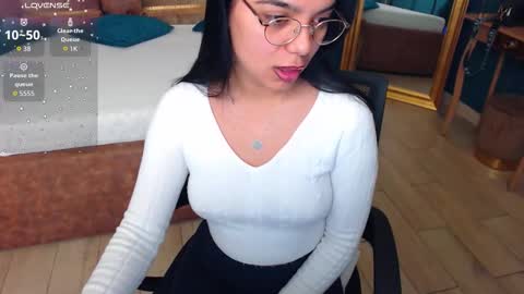 Snapshot of serena_mendez chatting on October 2025 03:04:01 AM Serena online show from October 2025 03:04:01 AM