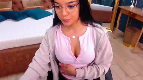 Snapshot of serena_mendez chatting on October 2025 09:52:02 AM Serena online show from October 2025 09:52:02 AM