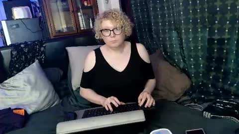 Snapshot of serendipitysonder chatting on June 2026 12:15:01 AM Lady Acedia online show from June 2026 12:15:01 AM