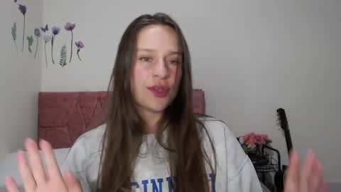 Snapshot of serenity_crystal chatting on December 2024 10:52:02 PM serenity_crystal online show from December 2024 10:52:02 PM