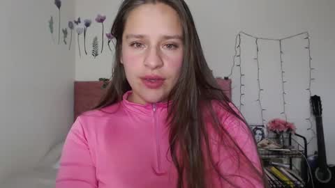 Snapshot of serenity_crystal chatting on December 2024 10:11:01 PM serenity_crystal online show from December 2024 10:11:01 PM