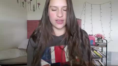 Snapshot of serenity_crystal chatting on December 2024 04:57:01 PM serenity_crystal online show from December 2024 04:57:01 PM