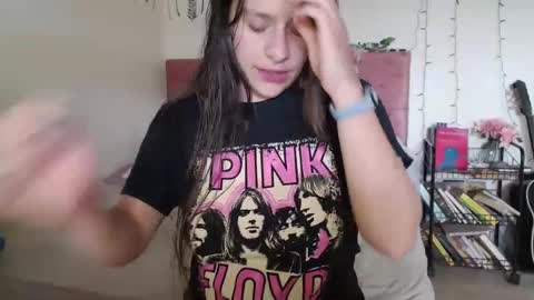 Snapshot of serenity_crystal chatting on December 2024 04:58:01 PM serenity_crystal online show from December 2024 04:58:01 PM