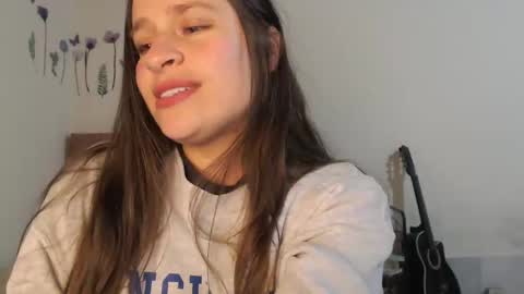 Snapshot of serenity_crystal chatting on November 2025 12:45:02 AM serenity_crystal online show from November 2025 12:45:02 AM