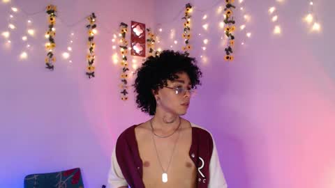 Alexis online show from March 2025 12:09:02 PM