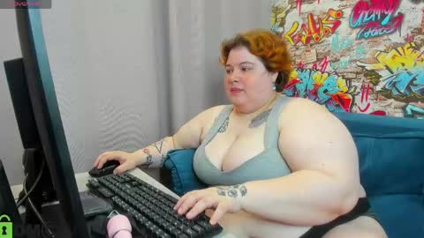 Snapshot of sew_sunny chatting on April 2026 12:56:01 AM Sew online show from April 2026 12:56:01 AM