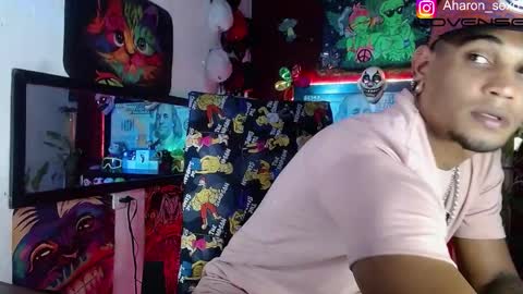 Aharon  ravelo online show from November 2025 05:57:01 AM