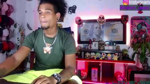Snapshot of sexo_aharon chatting on May 2026 05:15:02 AM Aharon ravelo online show from May 2026 05:15:02 AM