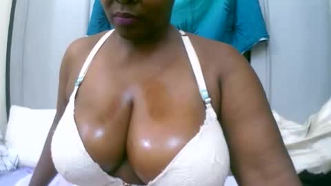 sexxi_ebony online show from November 2025 05:18:02 AM