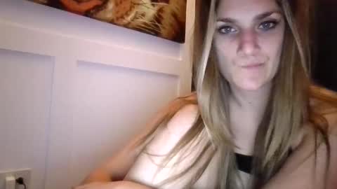 Snapshot of sexxxyvibes chatting on October 2025 07:09:02 AM sexxxyvibes online show from October 2025 07:09:02 AM