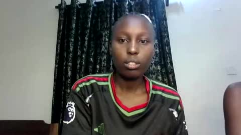 Snapshot of sexxy_melmine chatting on June 2026 08:27:02 AM Dolly online show from June 2026 08:27:02 AM