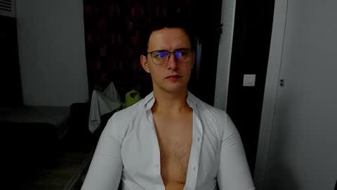 Snapshot of sexxymuscles4u chatting on December 2025 08:34:01 AM Sexxymuscles4U online show from December 2025 08:34:01 AM