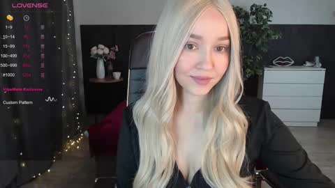 Alexia online show from September 2025 12:09:01 PM