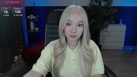 Alexia online show from October 2025 02:56:02 PM