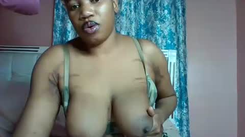 Snapshot of sexy_dot chatting on January 2025 08:40:01 PM dotie online show from January 2025 08:40:01 PM