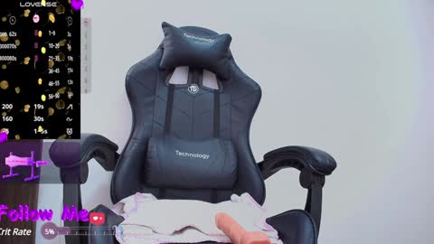 laura  online show from December 2024 07:04:02 PM