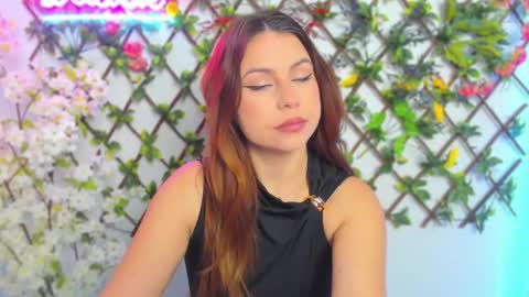 Snapshot of sexy_lily20 chatting on December 2025 03:44:01 AM Lily online show from December 2025 03:44:01 AM