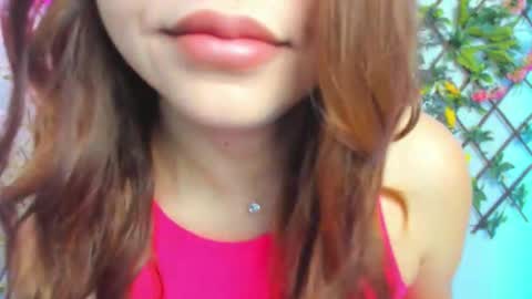 Snapshot of sexy_lily20 chatting on December 2025 04:29:02 AM Lily online show from December 2025 04:29:02 AM