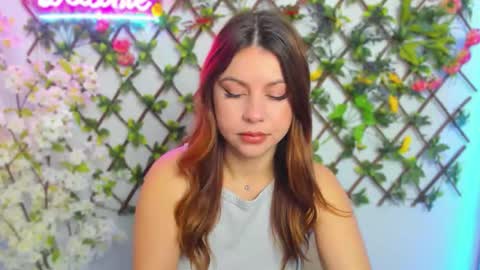 Snapshot of sexy_lily20 chatting on December 2025 02:53:01 AM Lily online show from December 2025 02:53:01 AM